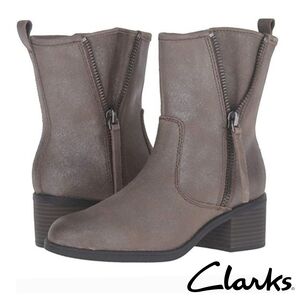 Clarks Nevella Devon Taupe Shimmer Leather Booties - 9